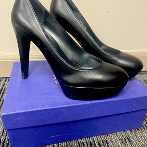 Black pumps Stuart Weitzman size 8.5 never worn